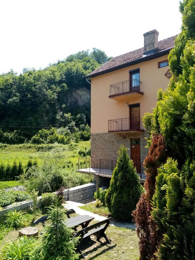 Guesthouse Smiljanic Slavkovica ภายนอก รูปภาพ