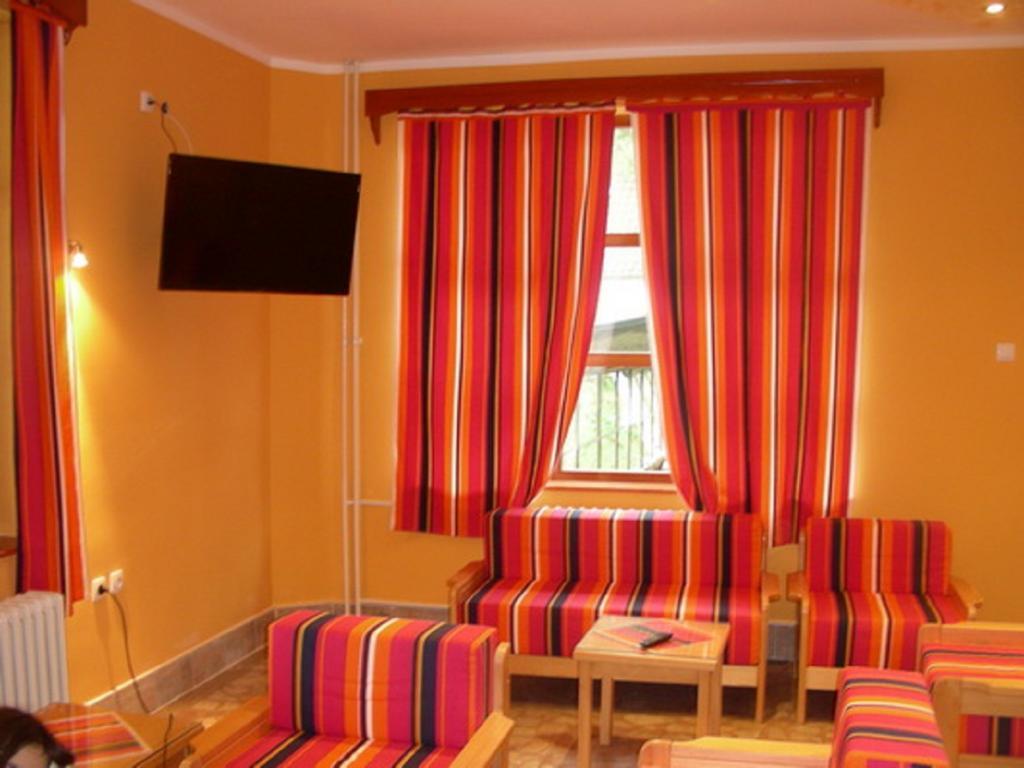 Guesthouse Smiljanic Slavkovica ภายนอก รูปภาพ
