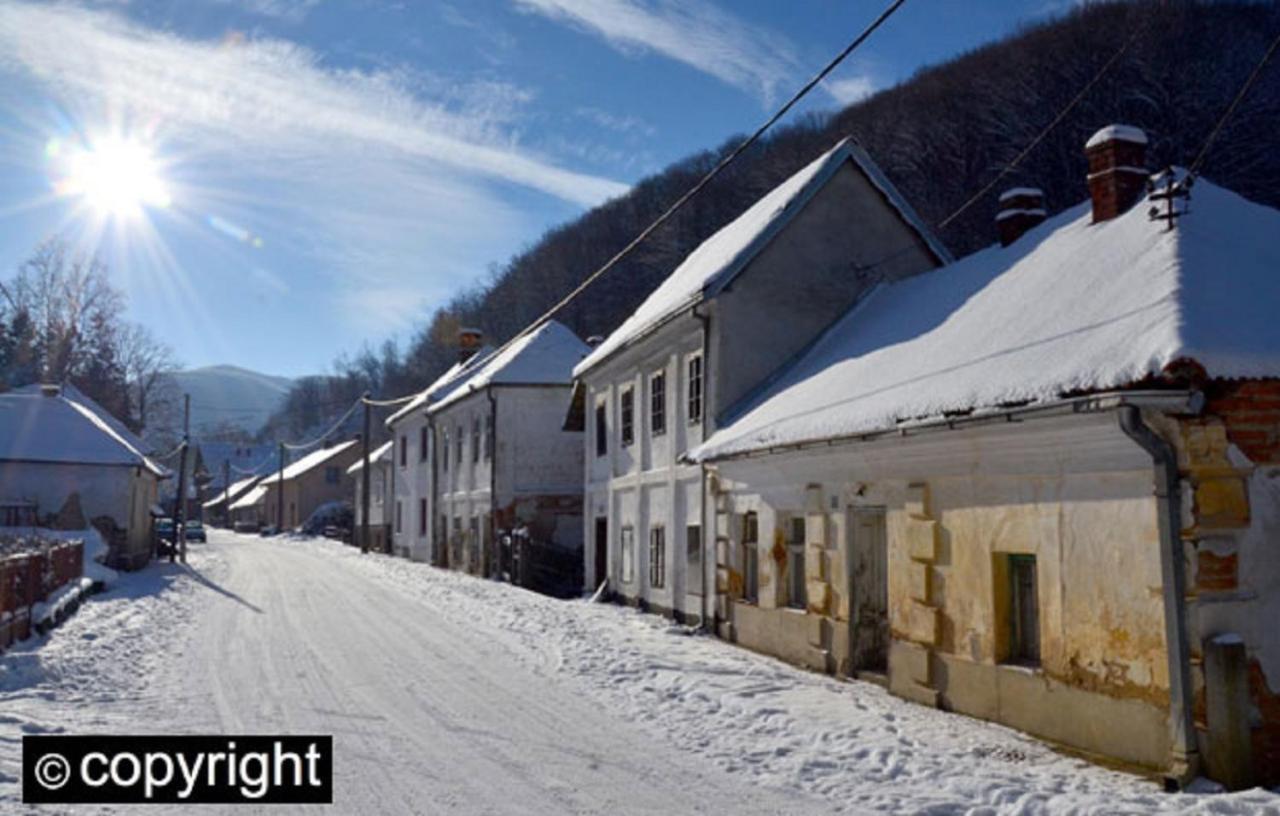 Guesthouse Smiljanic Slavkovica ภายนอก รูปภาพ