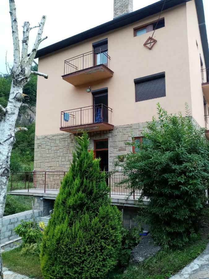 Guesthouse Smiljanic Slavkovica ภายนอก รูปภาพ